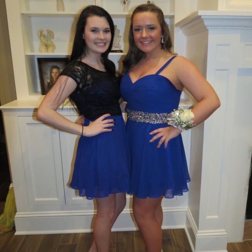 Dress - Picture 3 of 4